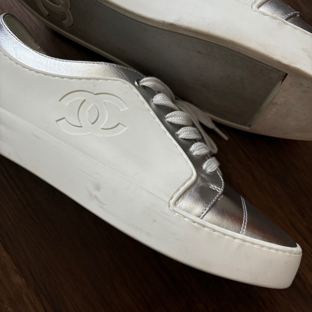 Chanel Interlocking CC Leather & Rubber White Silver Wedge Sneakers Trainers - Picture 7 of 15